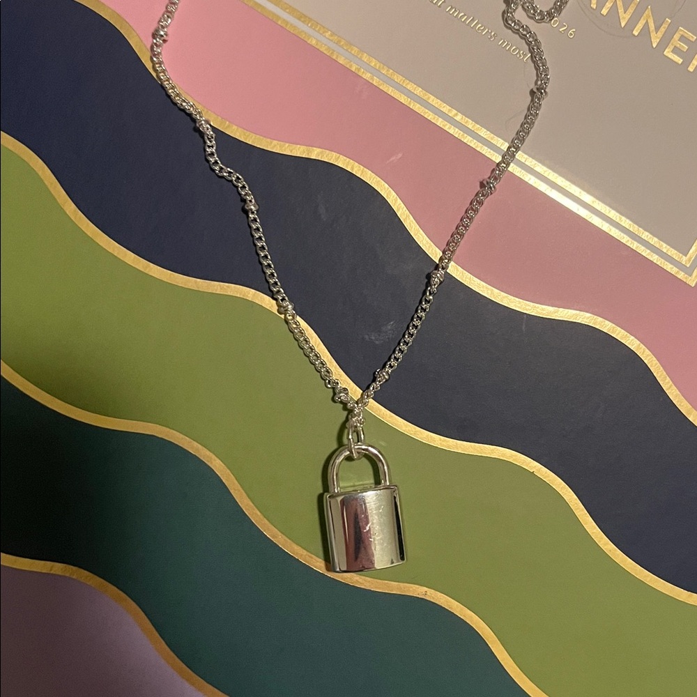 Elegant Silver Necklace - Picture 2 of 5
